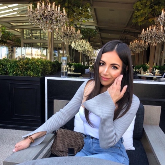 Meet your Posher, Erica. - Picture 4 of 6